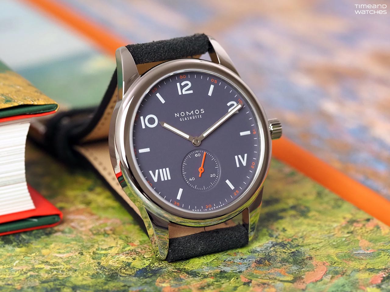 Review: Nomos Club Campus in blue purple and deep pink | Time and